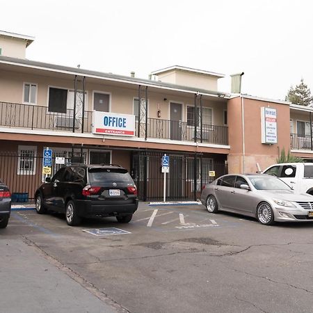 סטוקטון Stay Inn Suite מראה חיצוני תמונה
